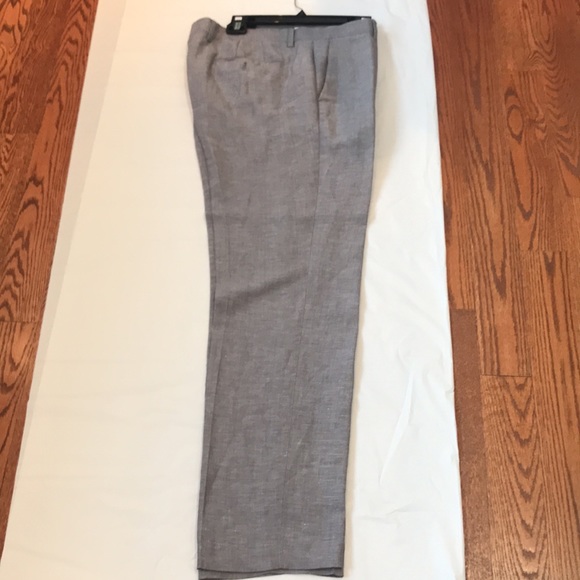 Le Chateau Linen Vest Suit. - Picture 2 of 16